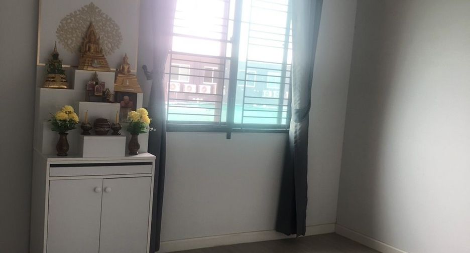 For sale 3 bedrooms townhouse in Mueang Pathum Thani, Pathum Thani