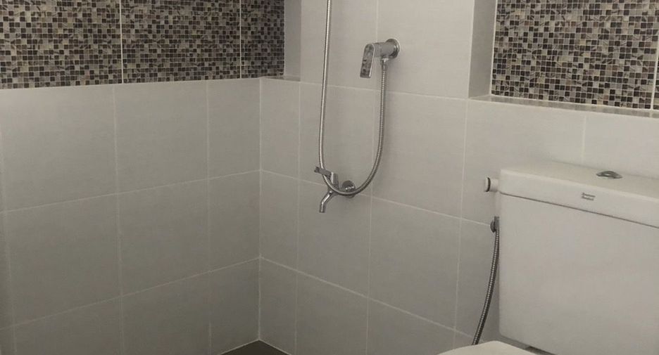For sale 3 bedrooms townhouse in Mueang Pathum Thani, Pathum Thani