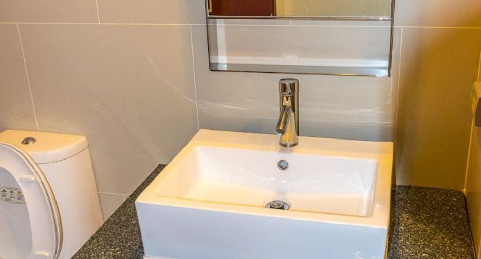 For sale studio condo in Khlong San, Bangkok