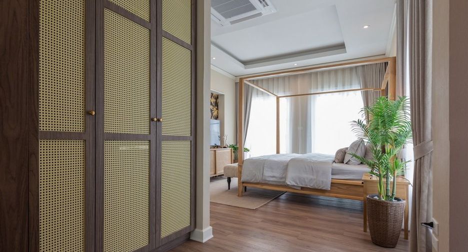 For sale 4 bedrooms house in Bang Khun Thian, Bangkok