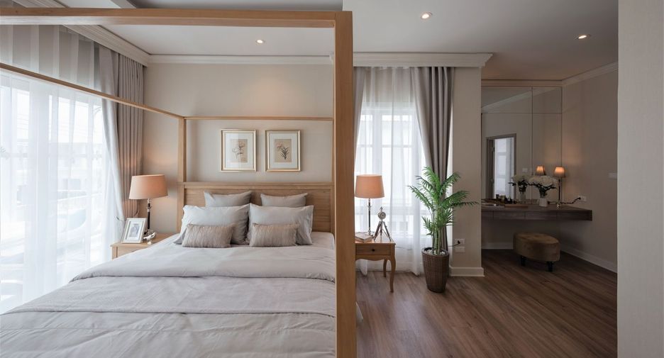 For sale 4 bedrooms house in Bang Khun Thian, Bangkok