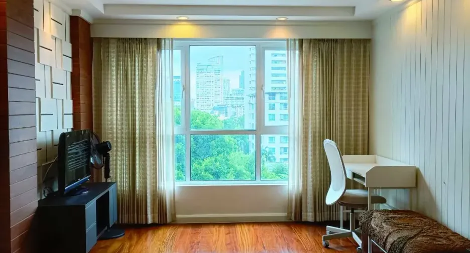 For sale and for rent 2 bedrooms condo in Watthana, Bangkok