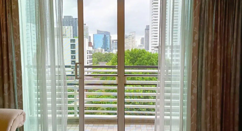For sale and for rent 2 bedrooms condo in Watthana, Bangkok