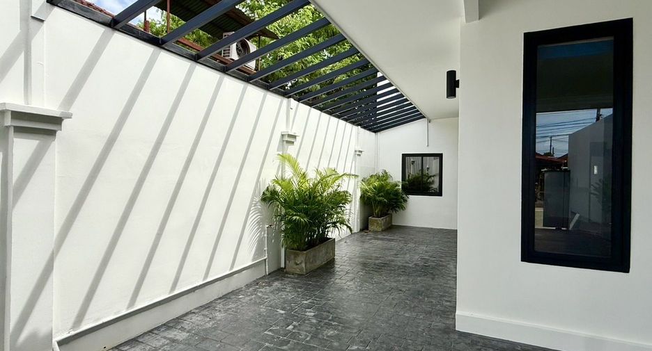 Casa en alquiler de 3 habitaciones en Mueang Phuket, Phuket