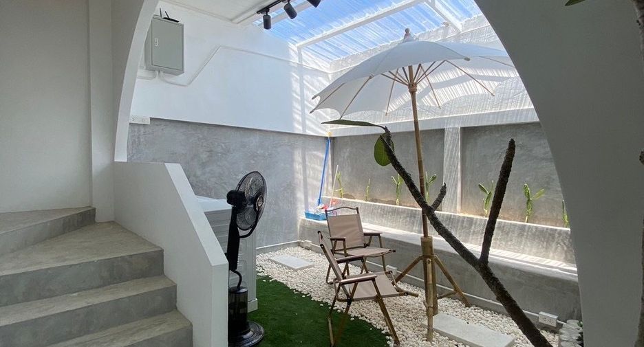For sale 3 bedrooms retail Space in Mueang Phuket, Phuket