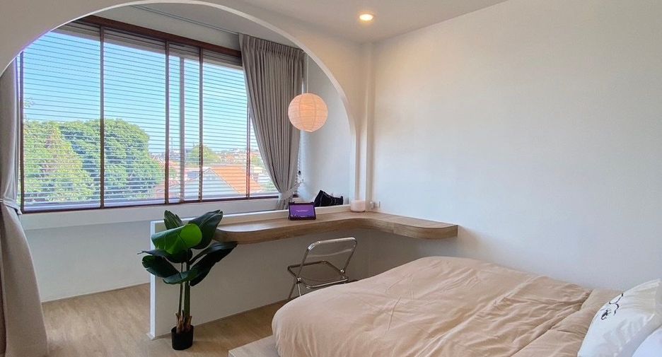 For sale 3 bedrooms retail Space in Mueang Phuket, Phuket