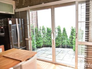 For sale 4 bedrooms townhouse in Phra Khanong, Bangkok