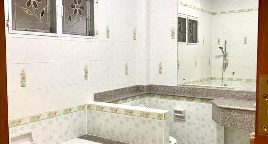 For sale 4 bedrooms house in Khan Na Yao, Bangkok