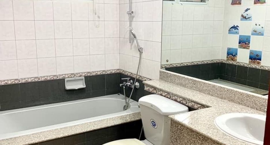 For sale 4 bedrooms house in Khan Na Yao, Bangkok