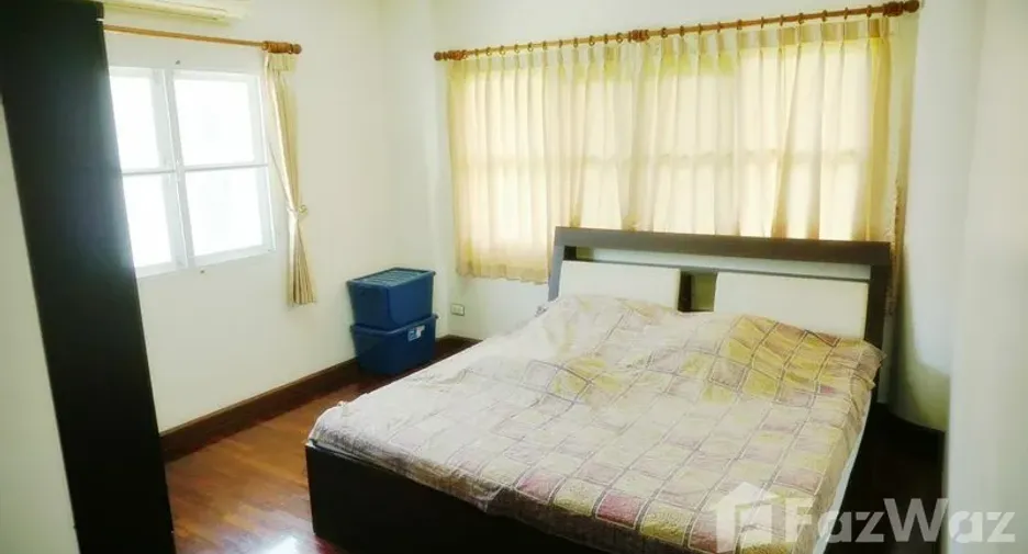Haus zum Kauf mit 4 Zimmer in Bang Khae, Bangkok