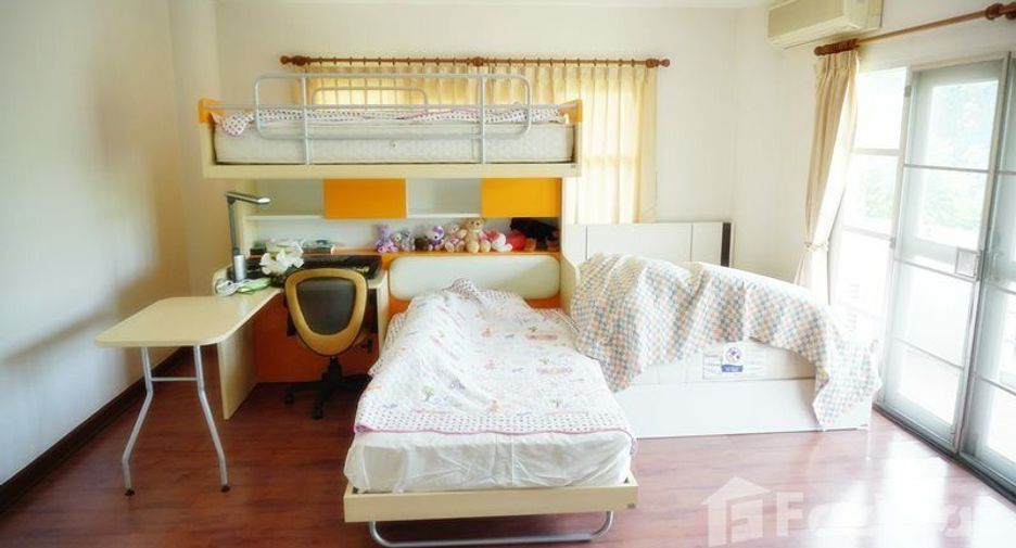 Haus zum Kauf mit 4 Zimmer in Bang Khae, Bangkok