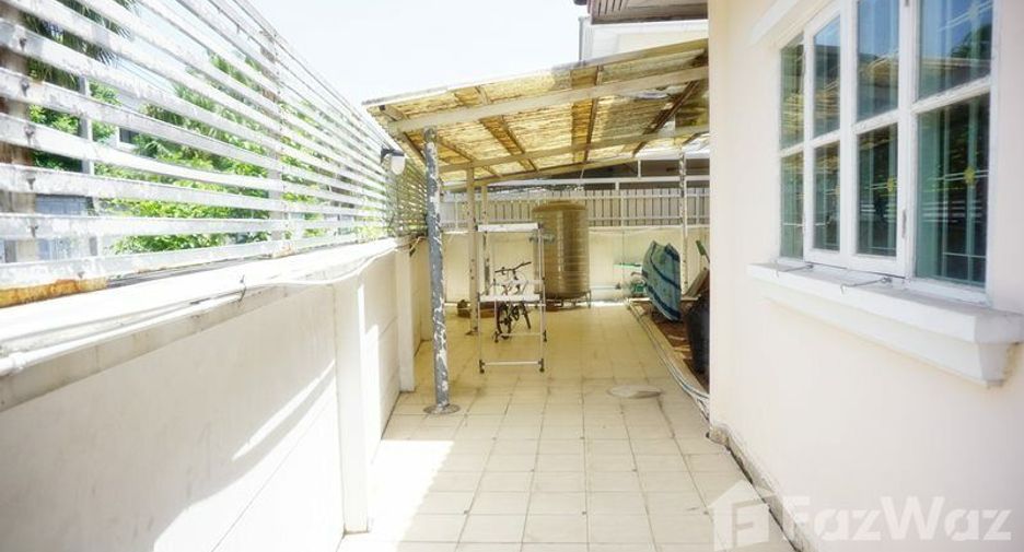 Haus zum Kauf mit 4 Zimmer in Bang Khae, Bangkok