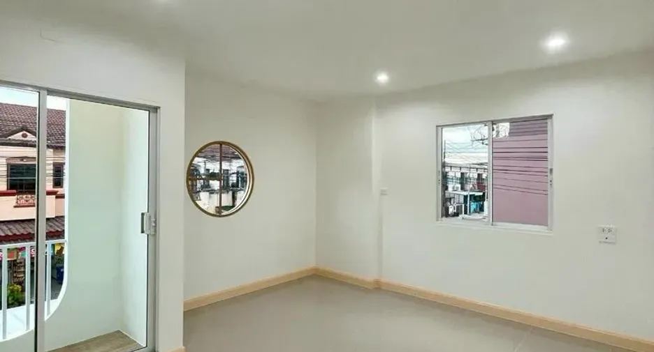 For sale 3 bedrooms townhouse in Lam Luk Ka, Pathum Thani