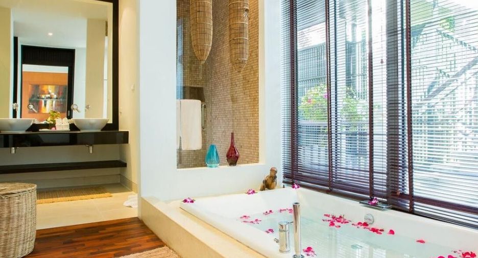 For rent 2 bedrooms condo in Mueang Phuket, Phuket