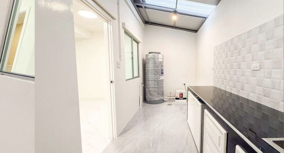 Haus zum Kauf mit 3 Zimmer in Bang Kruai, Nonthaburi