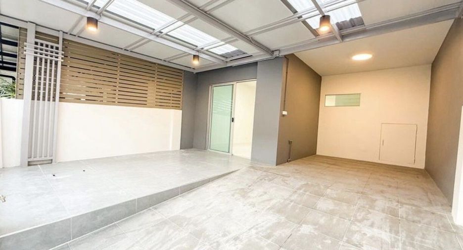 Haus zum Kauf mit 3 Zimmer in Bang Kruai, Nonthaburi