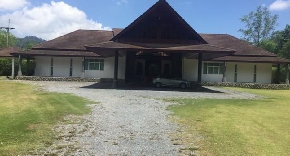 For sale and for rent 7 bedrooms villa in Thalang, Phuket