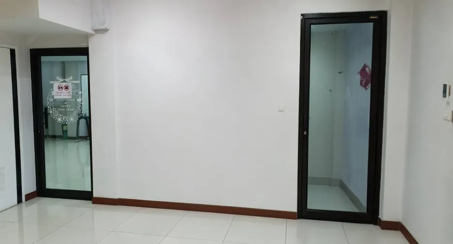 For sale and for rent 4 bedrooms townhouse in Bueng Kum, Bangkok