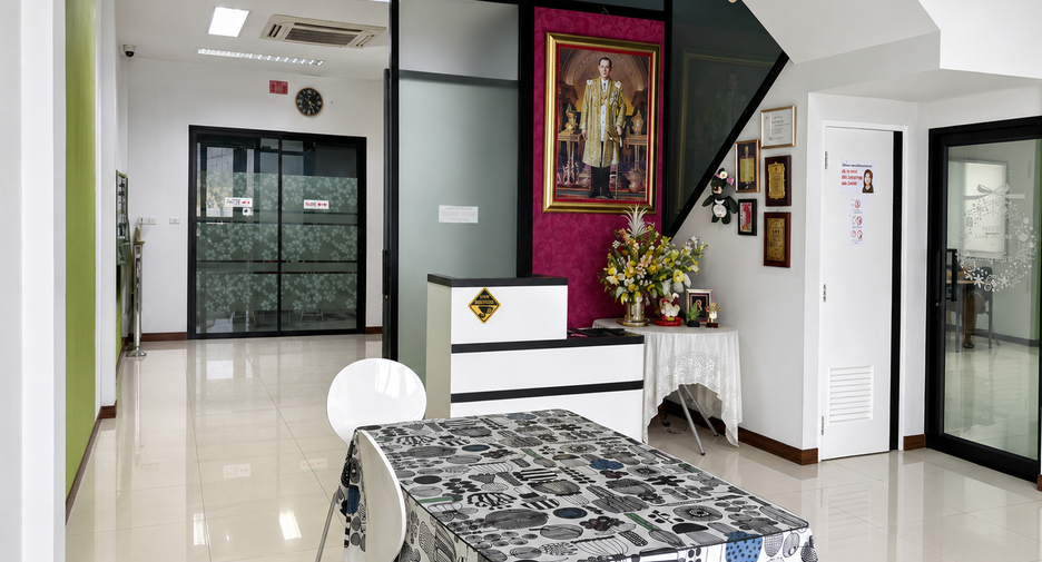 For sale 4 bedrooms townhouse in Bueng Kum, Bangkok