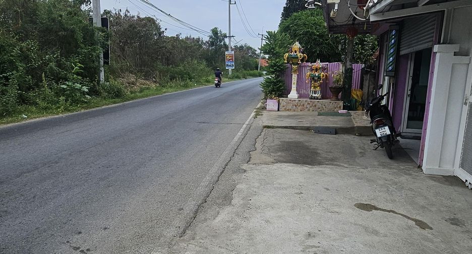 For sale 2 bedrooms townhouse in Mueang Nakhon Pathom, Nakhon Pathom