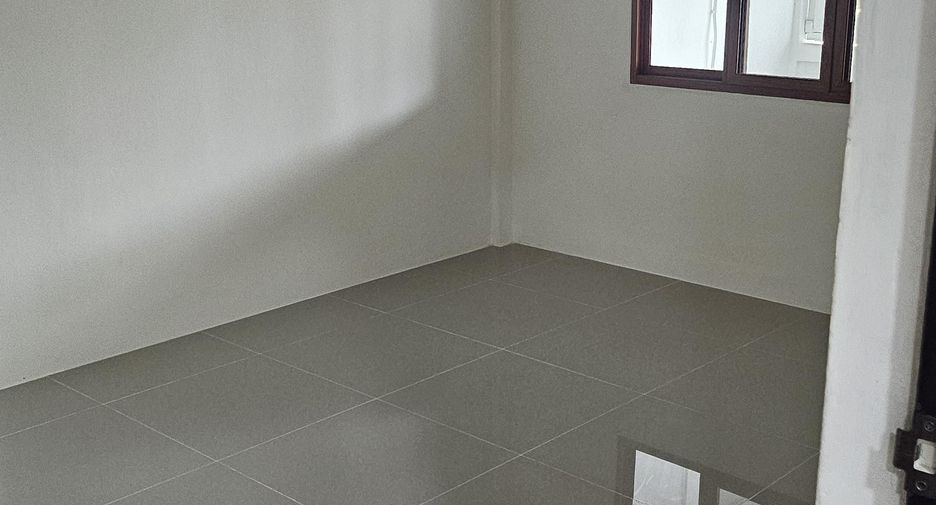 For sale 2 bedrooms townhouse in Mueang Nakhon Pathom, Nakhon Pathom