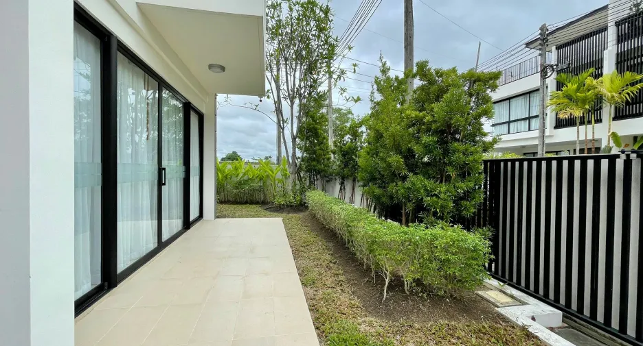 For rent 5 bedrooms villa in Thalang, Phuket