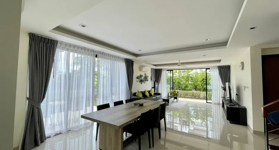 For rent 5 bedrooms villa in Thalang, Phuket