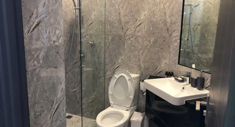 Wohnung zum Kauf und zur Miete mit 2 Zimmer in Khlong Toei, Bangkok