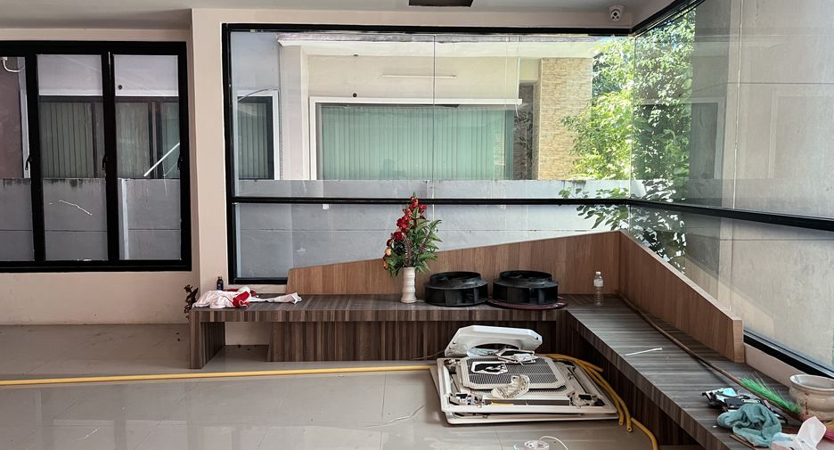 For sale 3 bedrooms retail Space in Mueang Phuket, Phuket