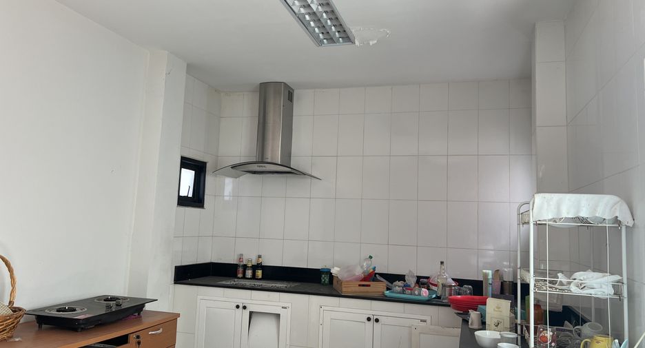 For sale 3 bedrooms retail Space in Mueang Phuket, Phuket