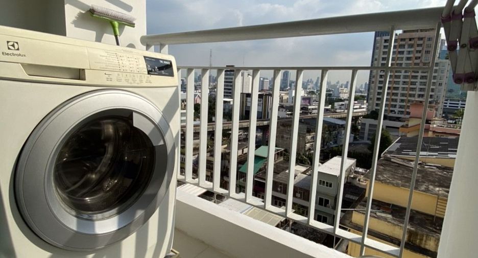 For sale 1 bed condo in Phaya Thai, Bangkok