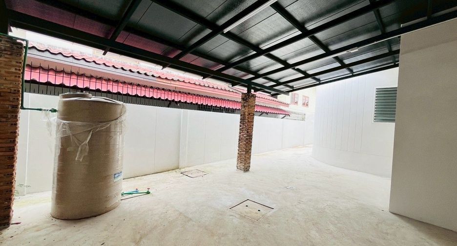 Local comercial en alquiler de 8 habitaciones en Pak Kret, Nonthaburi