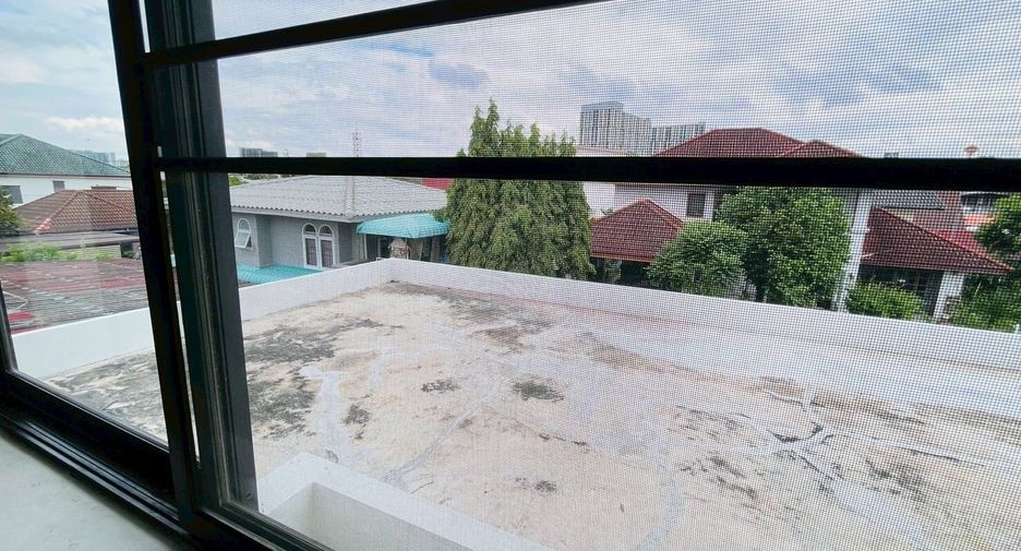 出租 8 卧室 商业空间 在 Pak Kret, Nonthaburi