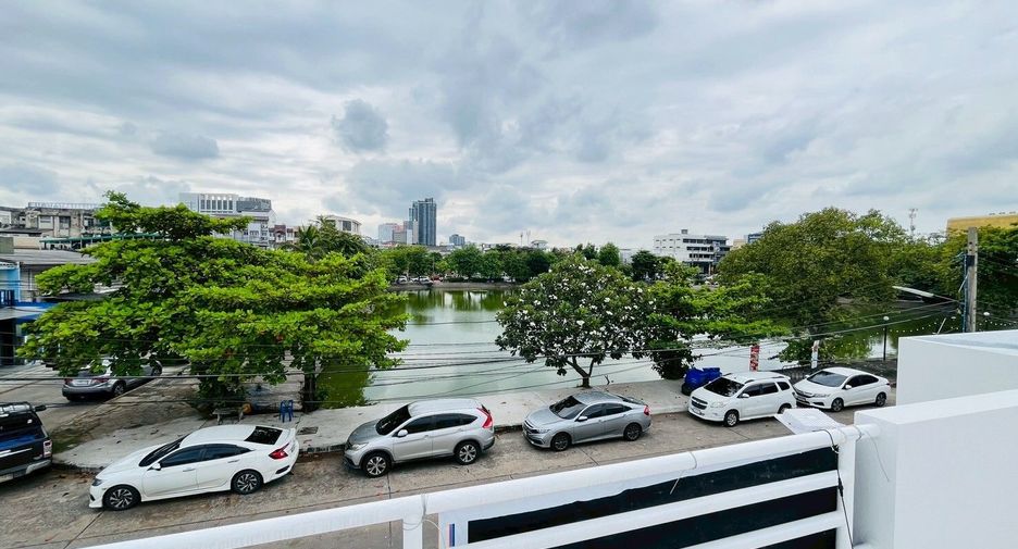 Local comercial en alquiler de 8 habitaciones en Pak Kret, Nonthaburi