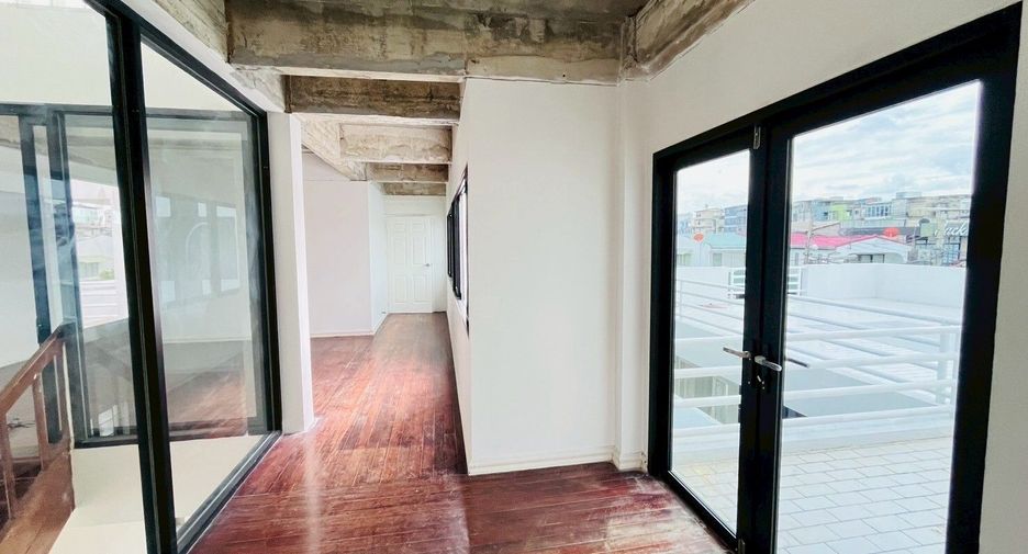 Local comercial en alquiler de 8 habitaciones en Pak Kret, Nonthaburi