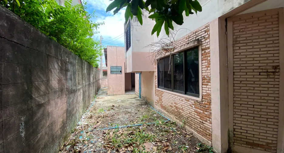 For sale 3 bedrooms house in Lat Phrao, Bangkok