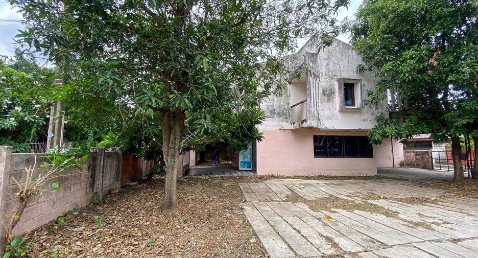 For sale 3 bedrooms house in Lat Phrao, Bangkok