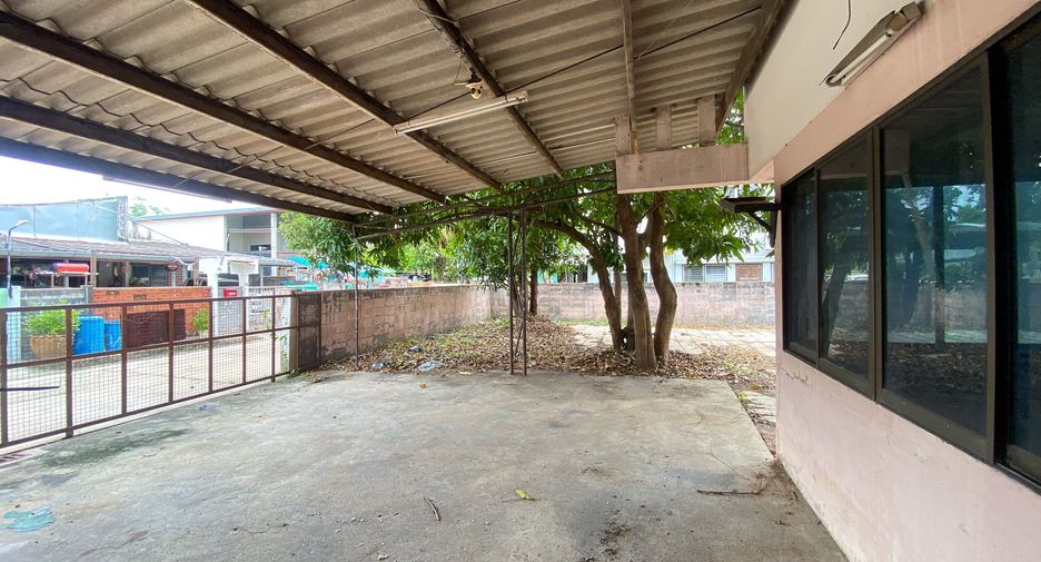 For sale 3 bedrooms house in Lat Phrao, Bangkok