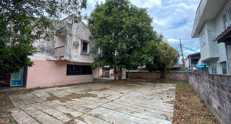 For sale 3 bedrooms house in Lat Phrao, Bangkok