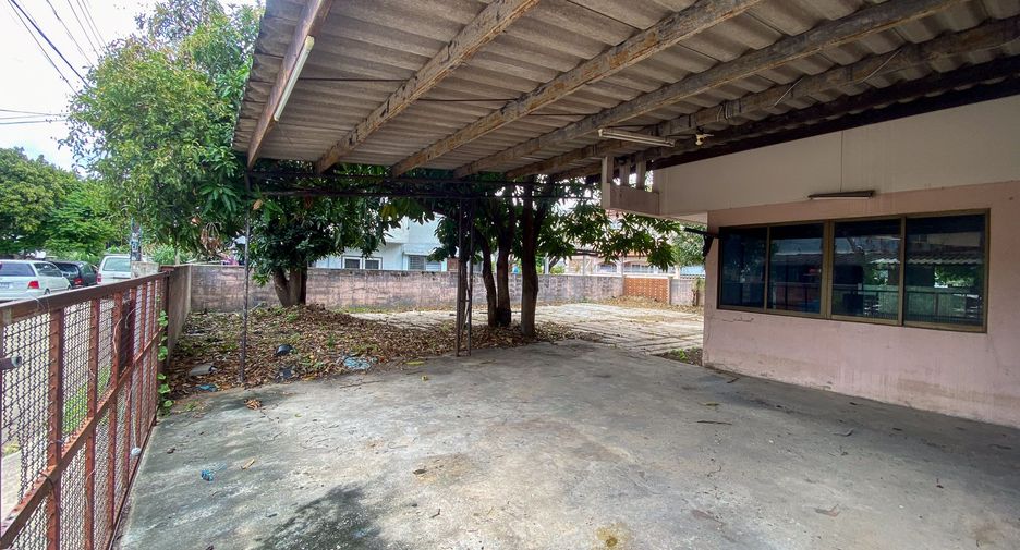 For sale 3 bedrooms house in Lat Phrao, Bangkok