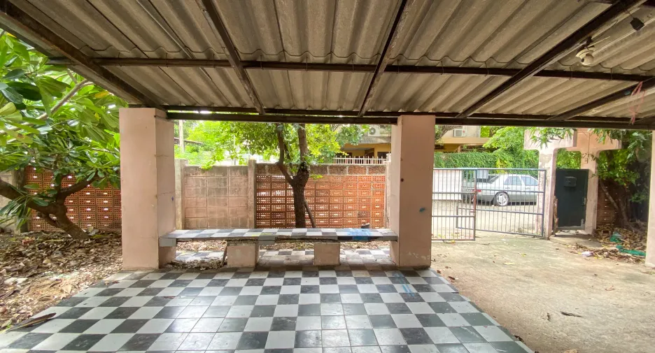 For sale 3 bedrooms house in Lat Phrao, Bangkok
