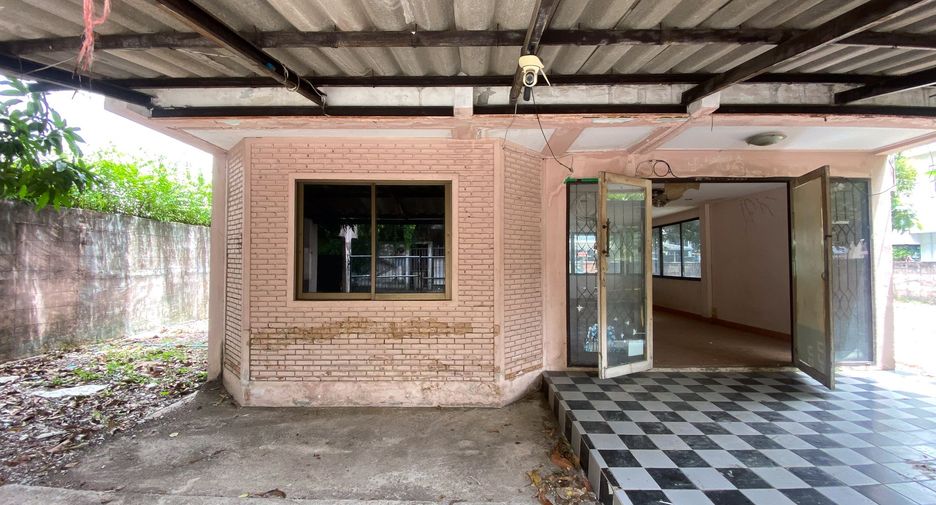 For sale 3 bedrooms house in Lat Phrao, Bangkok