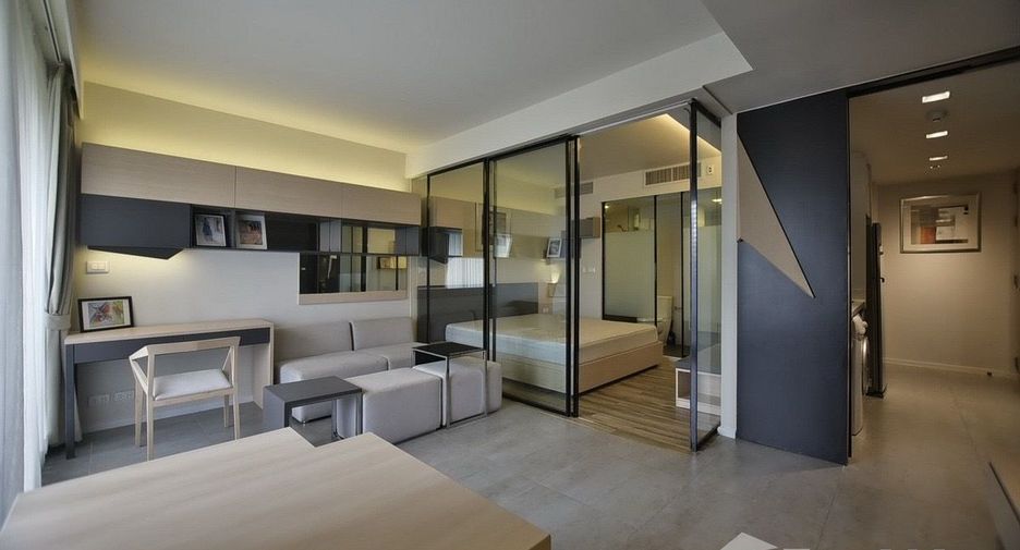For sale 1 bed condo in Khlong Toei, Bangkok