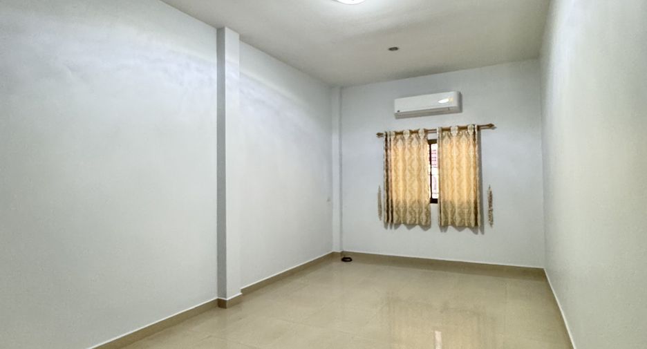 Casa en venta de 4 habitaciones en Mueang Udon Thani, Udon Thani