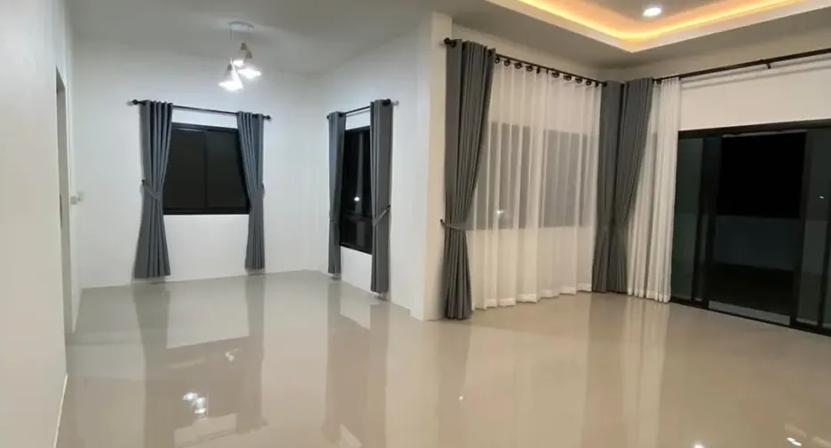 À vendre et à louer 3 chambres maison à Det Udom, Ubon Ratchathani