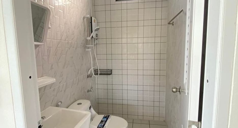 À vendre et à louer 3 chambres maison à Det Udom, Ubon Ratchathani