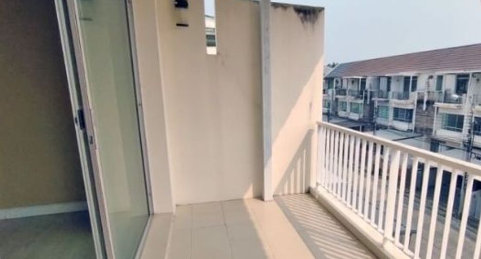 Продажа 3 спальни таунхаус в Bang Phli, Самутпракан