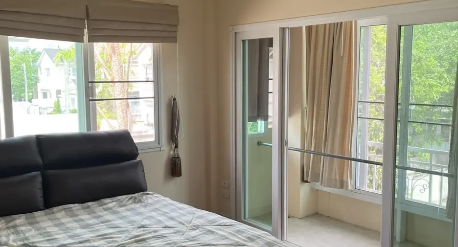 Haus zum Kauf und zur Miete mit 3 Zimmer in Prawet, Bangkok