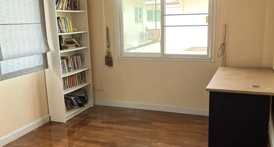 Haus zum Kauf und zur Miete mit 3 Zimmer in Prawet, Bangkok