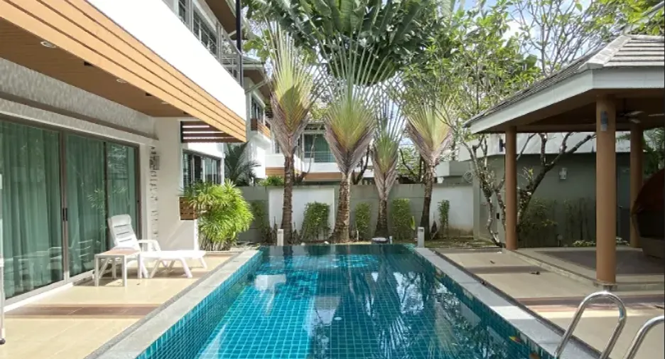 For rent 3 bedrooms villa in Mueang Phuket, Phuket